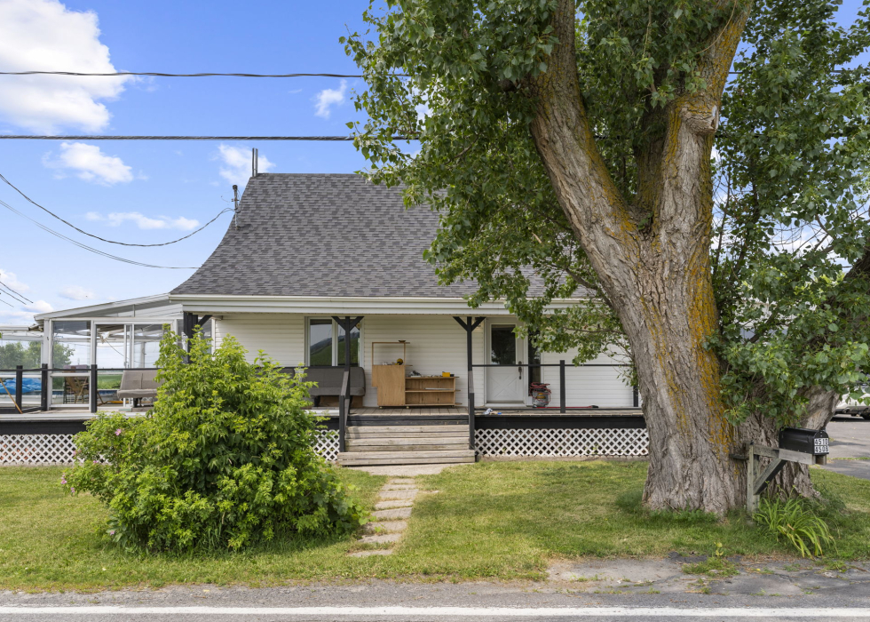 Maison – 4510 Ch. de la Baronnie, Varenne