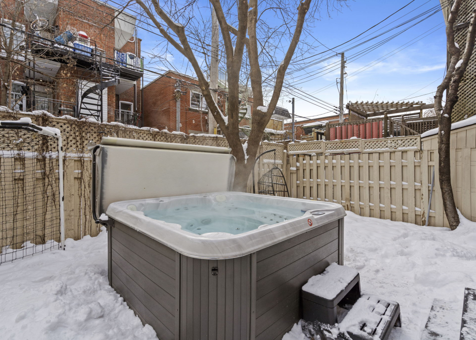 Cottage - 8550-8352 Av. De Chateaubriand, Montréal