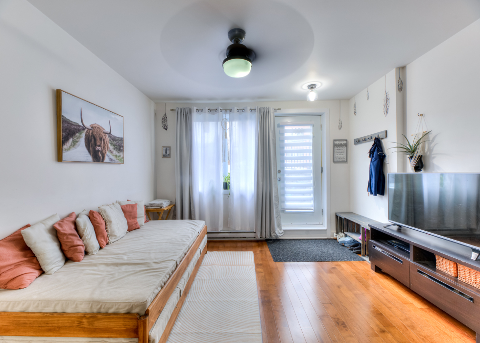 Condo - 2584 Rue Sicard, Montréal
