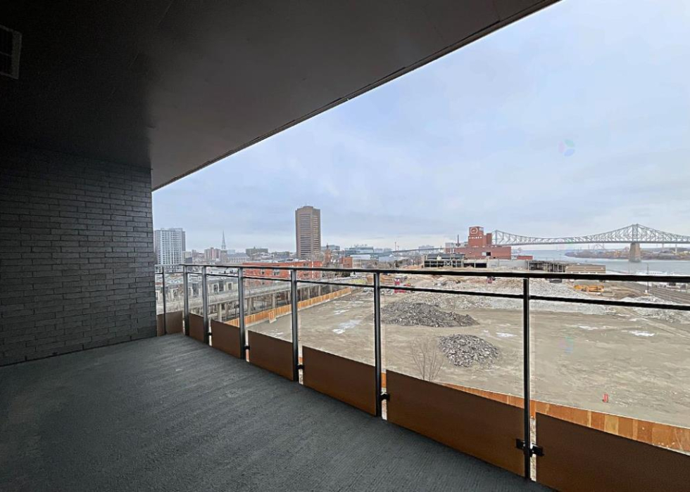 360, Rue Atateken, app. 703, Montréal
