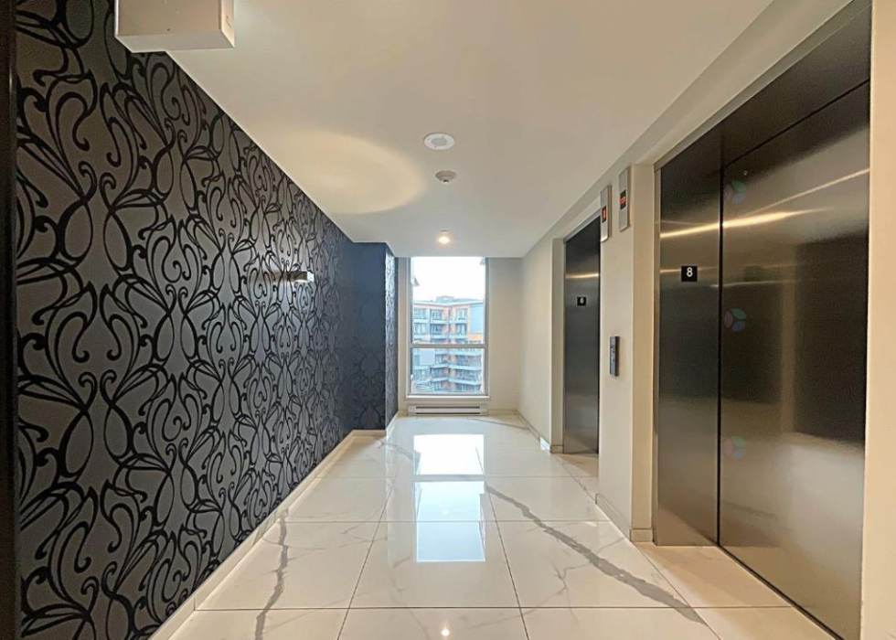 360, Rue Atateken, app. 703, Montréal