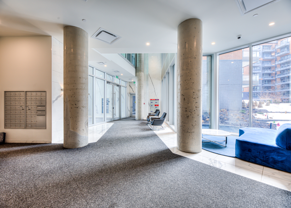 360, Rue Atateken, app. 703, Montréal