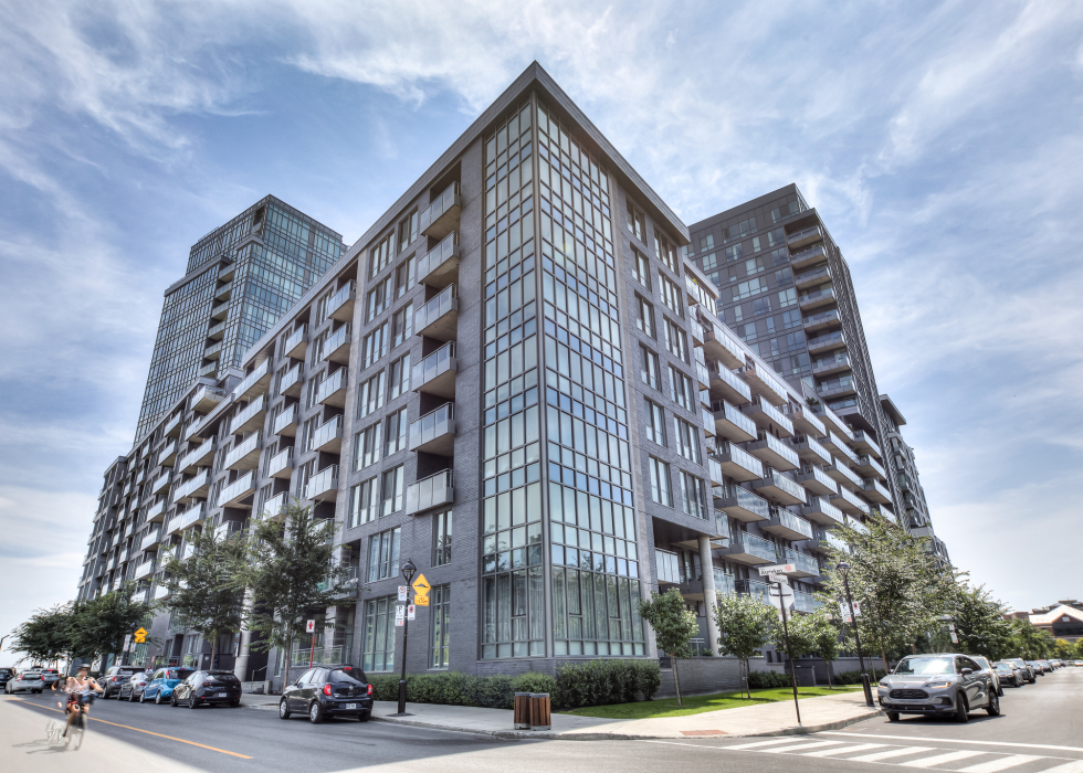 360, Rue Atateken, app. 703, Montréal
