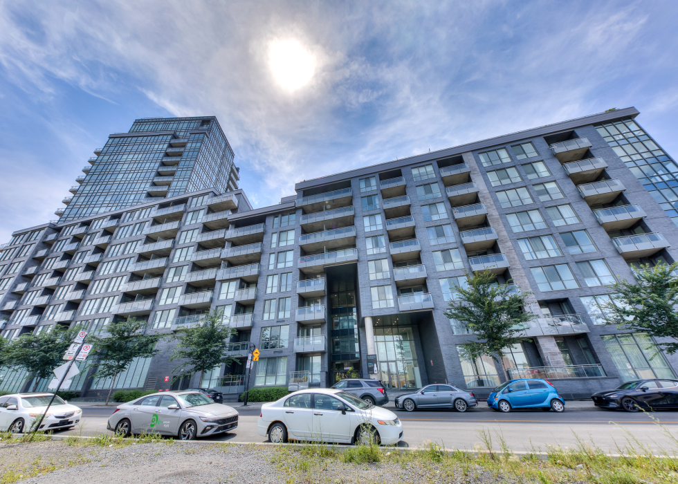 360, Rue Atateken, app. 703, Montréal
