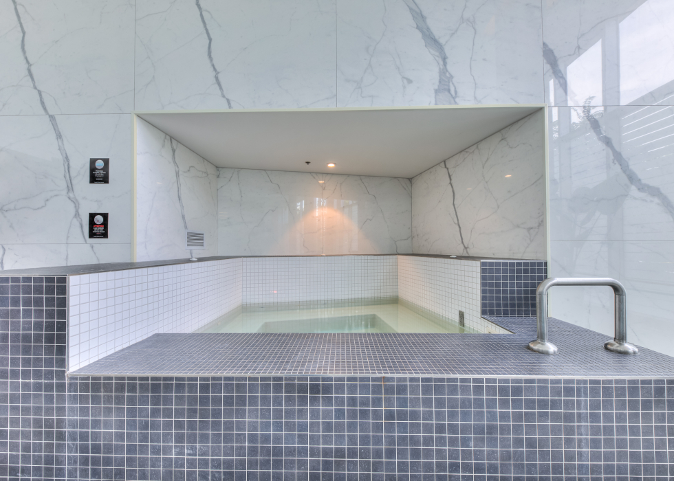 360, Rue Atateken, app. 703, Montréal