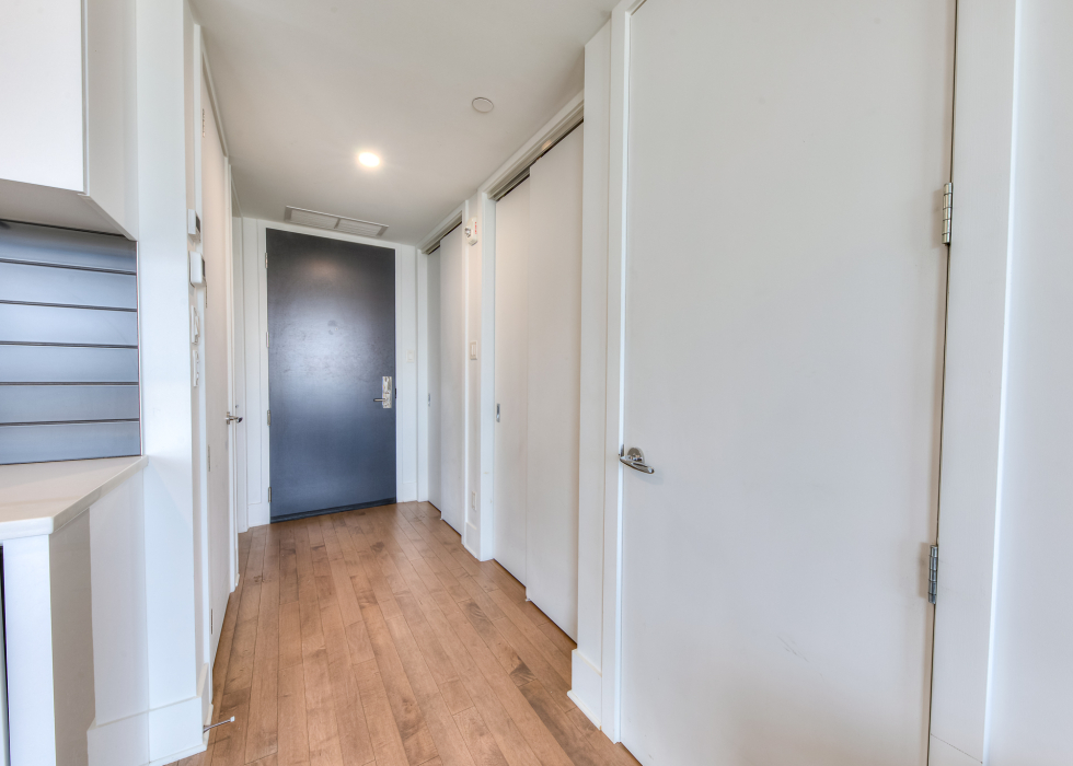 360, Rue Atateken, app. 703, Montréal