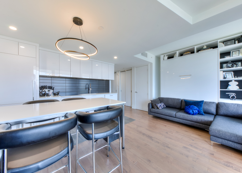 360, Rue Atateken, app. 703, Montréal