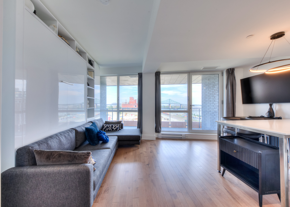 360, Rue Atateken, app. 703, Montréal