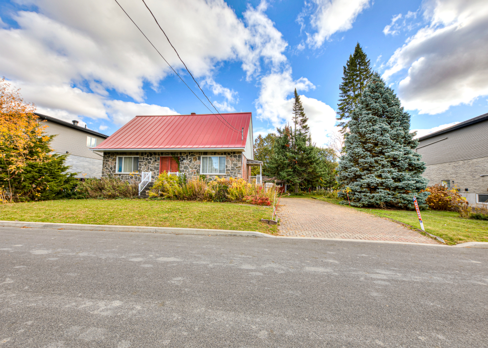 3805, Rue de l'Université, Longueuil (Saint-Hubert)