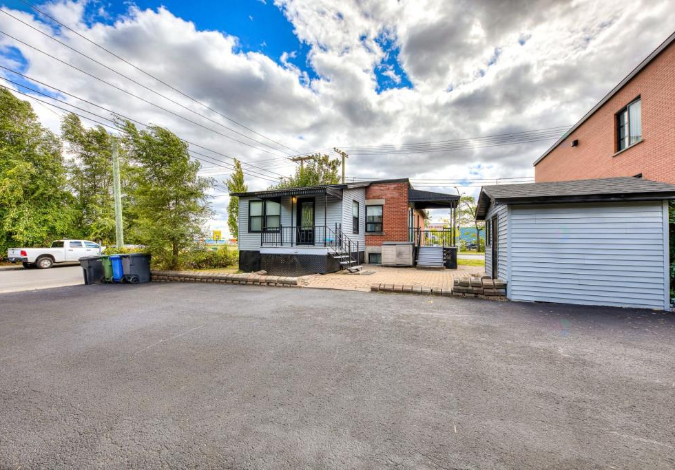 2351, Rue Dickson, Montréal