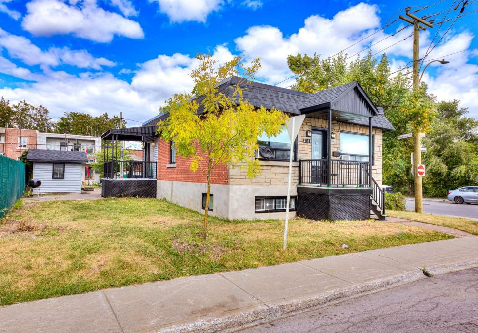 2351, Rue Dickson, Montréal
