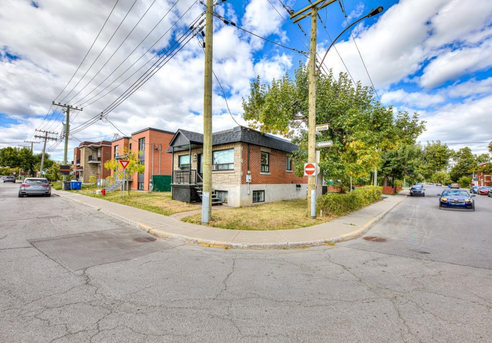 2351, Rue Dickson, Montréal