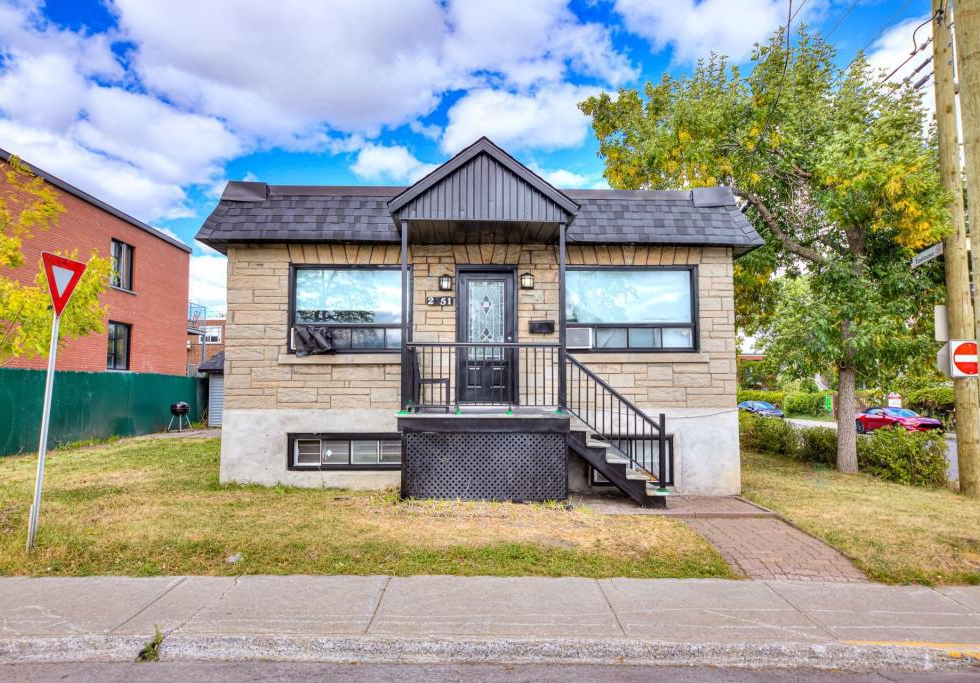 2351, Rue Dickson, Montréal