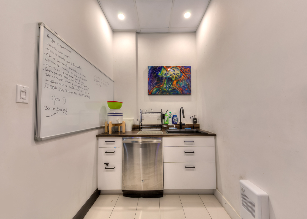 Bureau - 6417 Boul. St-Laurent, Montréal