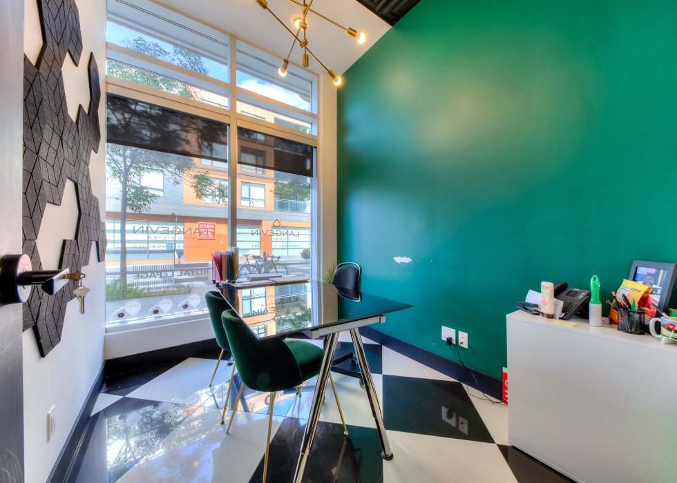 Bureau - 6417 Boul. St-Laurent, Montréal