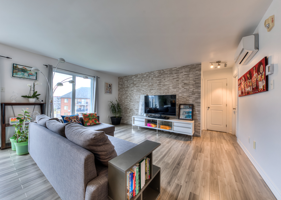 6145, Rue de Lusa, app. 7, Brossard