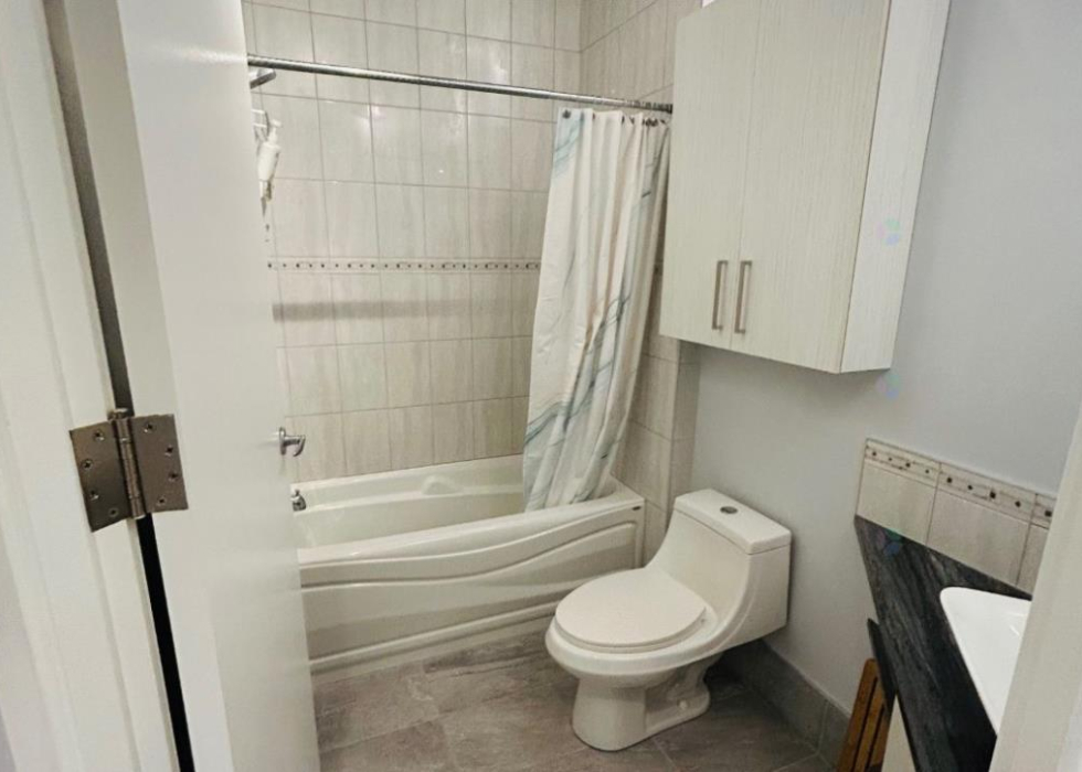 5099, Rue Jeanne-Mance, app. 200, Montréal