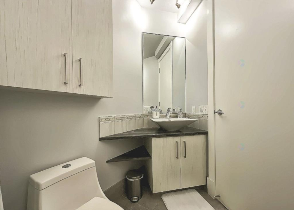 5099, Rue Jeanne-Mance, app. 200, Montréal