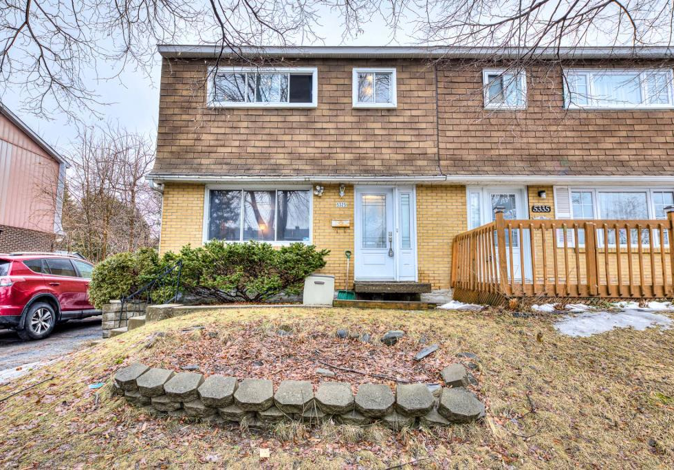 5325, Rue Bernier, Longueuil (Saint-Hubert)