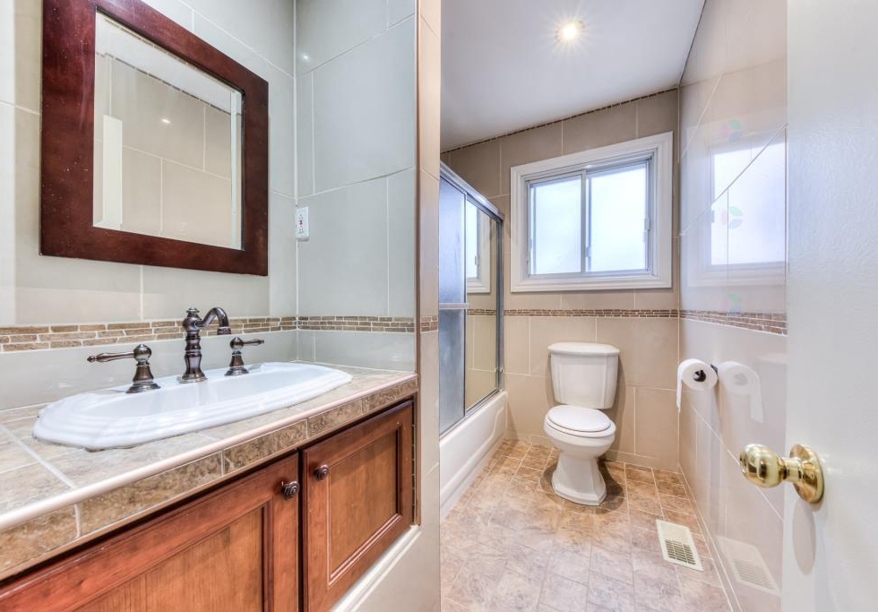 5325, Rue Bernier, Longueuil (Saint-Hubert)