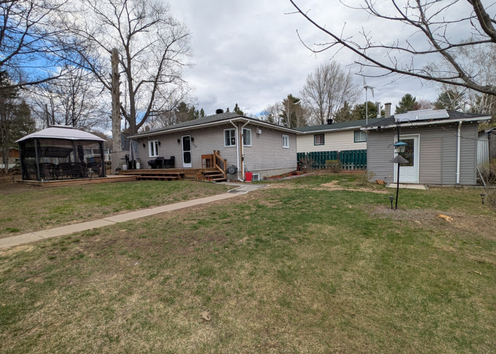 1533, 1re avenue du Lac-Lemenn, Sainte-Julienne