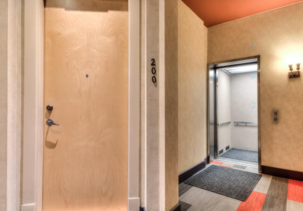 5099, Rue Jeanne-Mance, app. 200, Montréal