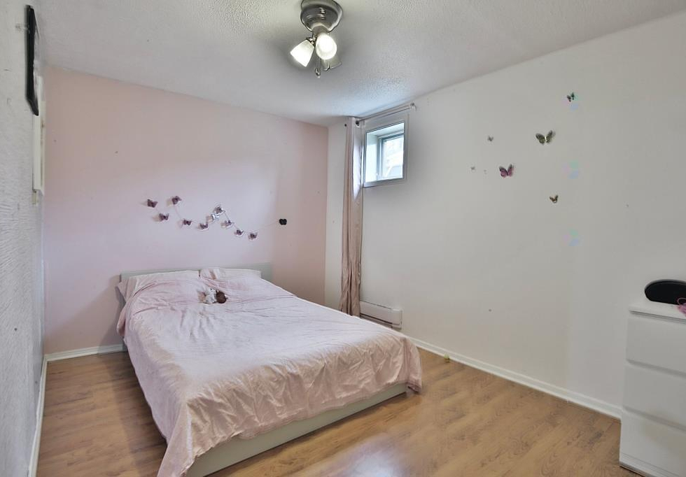 92, Carré des Lilas, Rougemont
