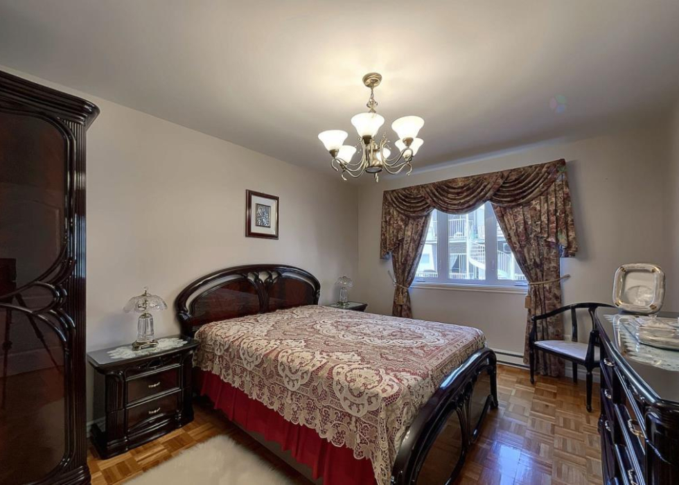8923, Avenue René-Descartes, Montréal