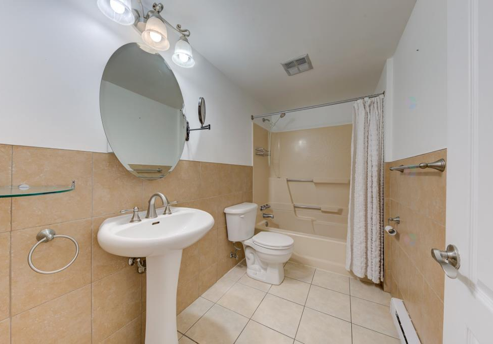 194, Rue De Manthet, Laval (Sainte-Rose)