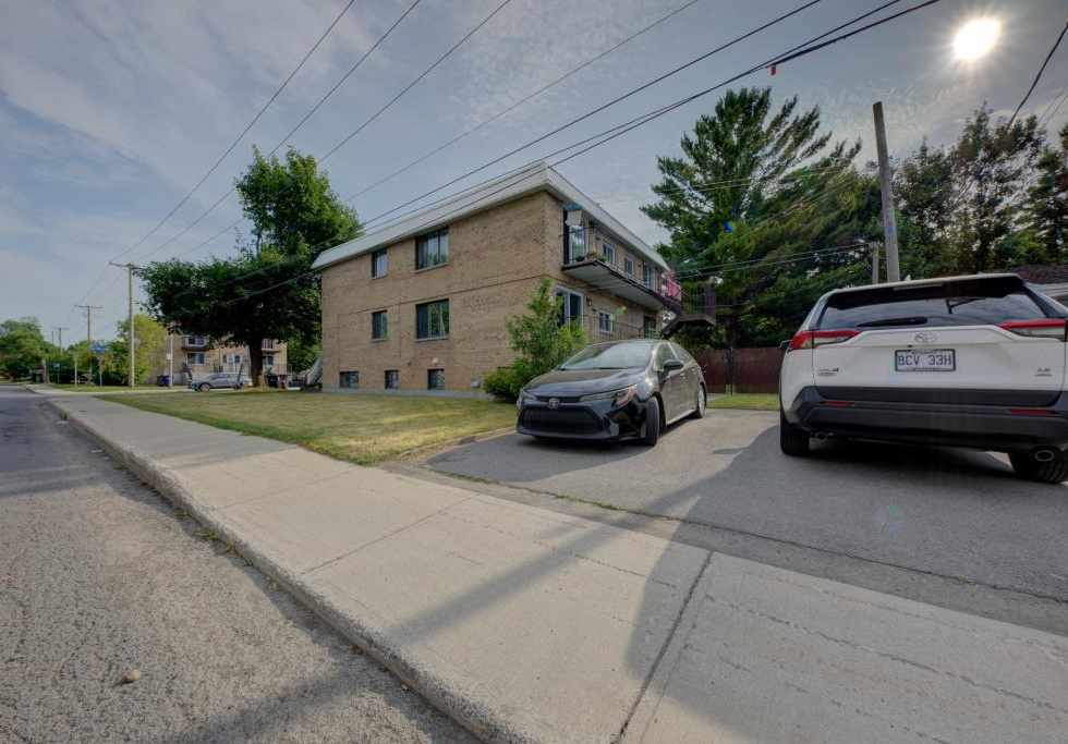 194, Rue De Manthet, Laval (Sainte-Rose)