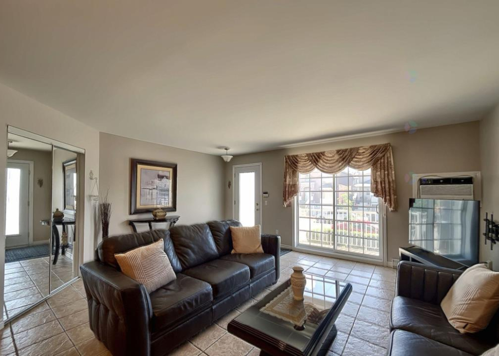 8923, Avenue René-Descartes, Montréal