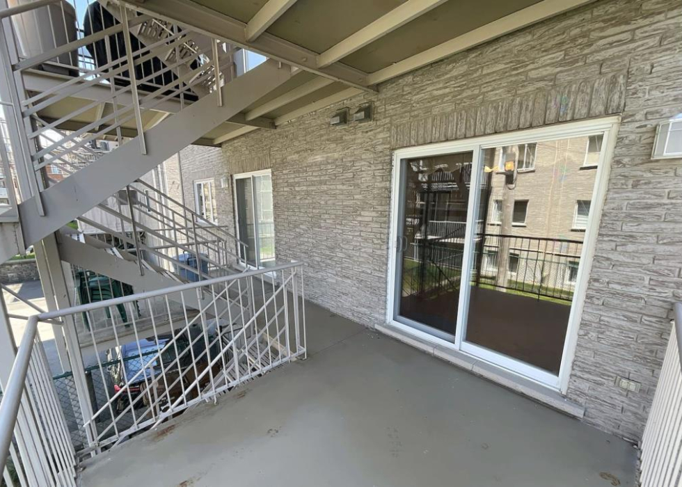 8923, Avenue René-Descartes, Montréal